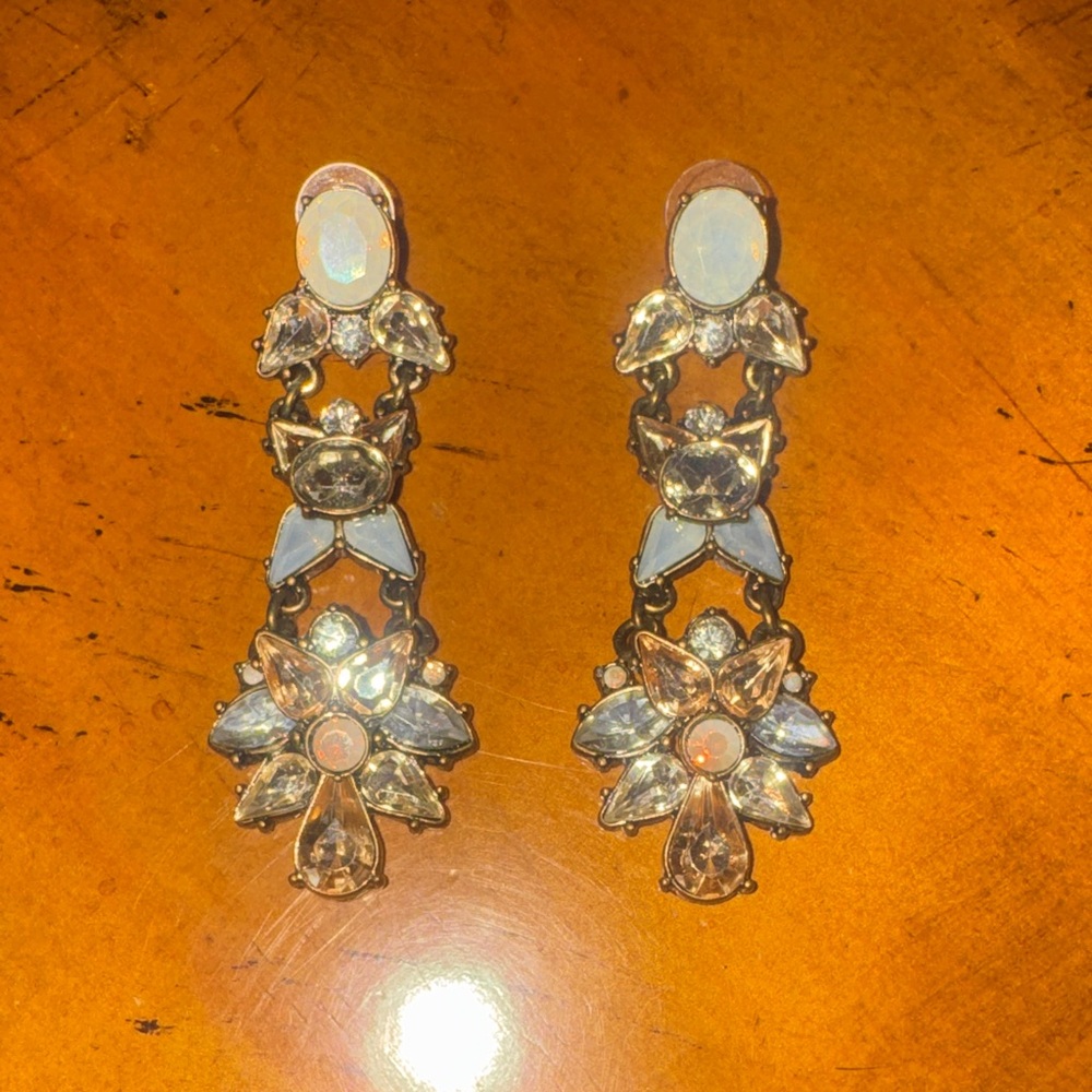 NWOT Elegant Gold and Silver Drop Earrings